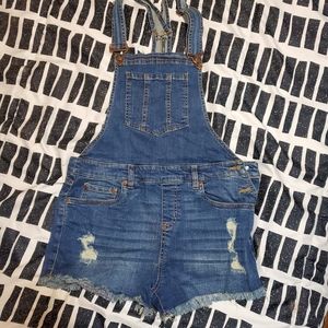 Denim shorts overalls 🌼